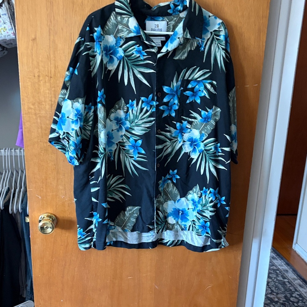 💕3/$25💕Men's Black Short-Sleeve Hawaiian Button-Down Shirt
